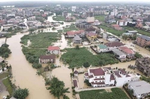 INONDATION LE LAXISME DU GOUVERNEMENT ET L’INCIVISME DES HABITANTS DE DOUALA SUBMERGE LA VILLE 